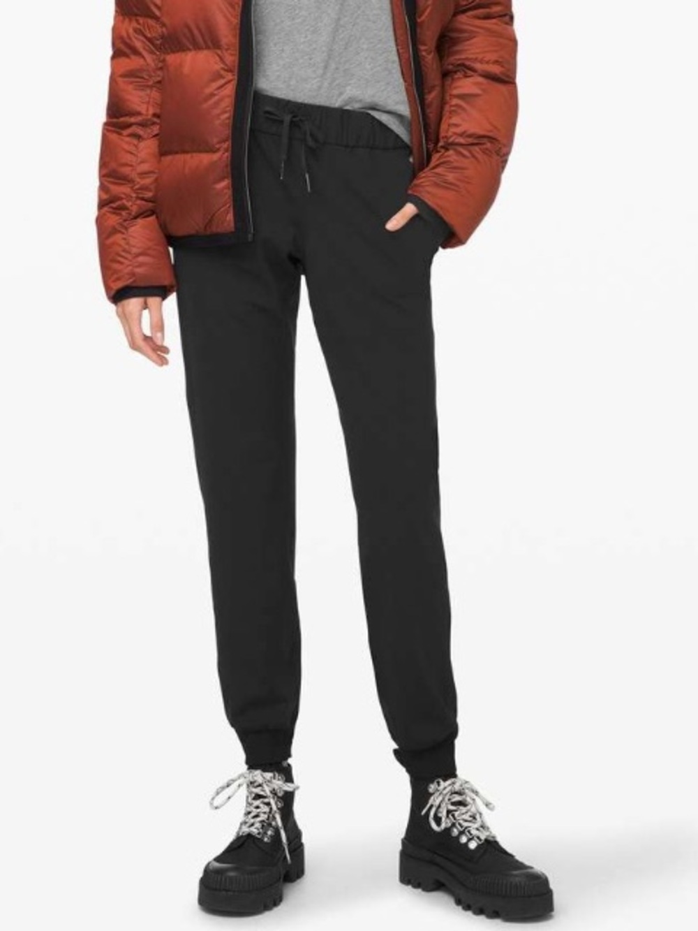 lululemon athletica On the Fly Jogger Luxtreme Size 4 Black